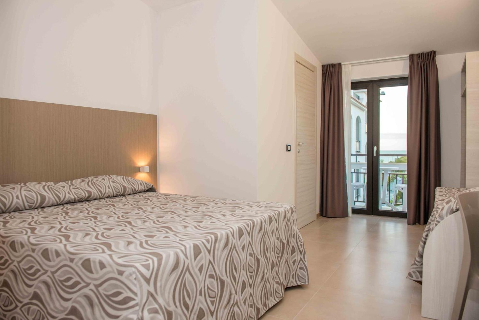 Hotel La Caravella Vieste Quarto foto